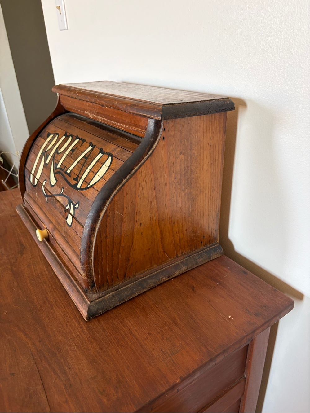 Antique primitive bread box - Picture 3 of 8